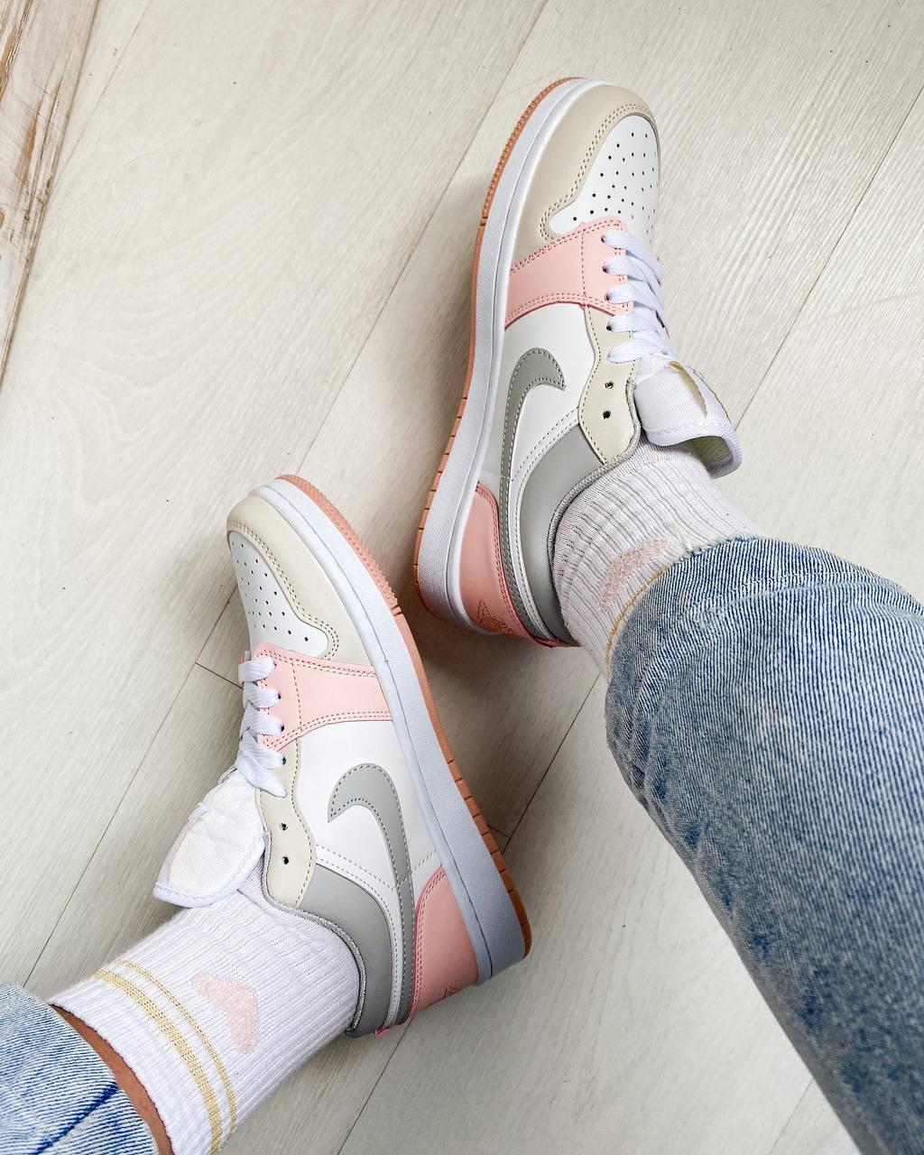 Nike Air Jordan Retro 1 Low White Red «Black Logo»