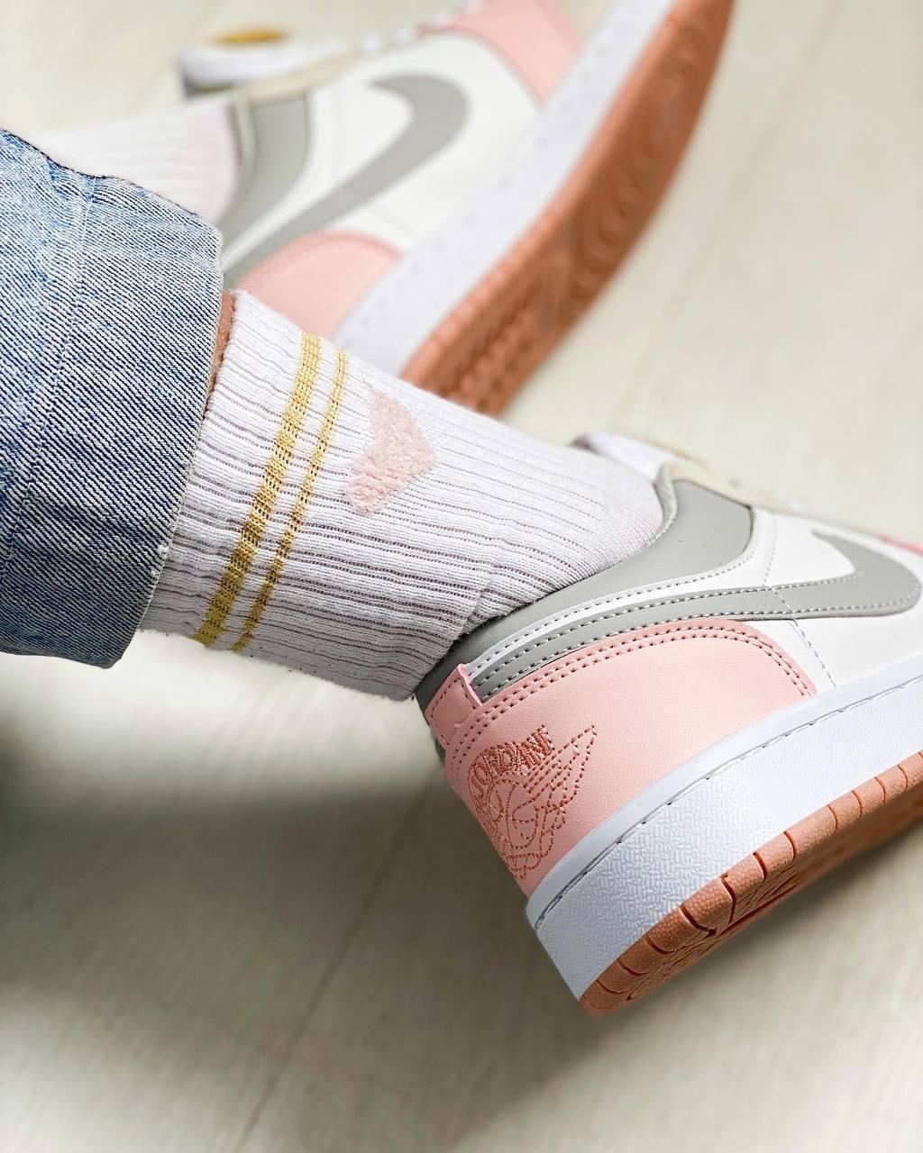 Nike Air Jordan Retro 1 Low White Red «Black Logo»