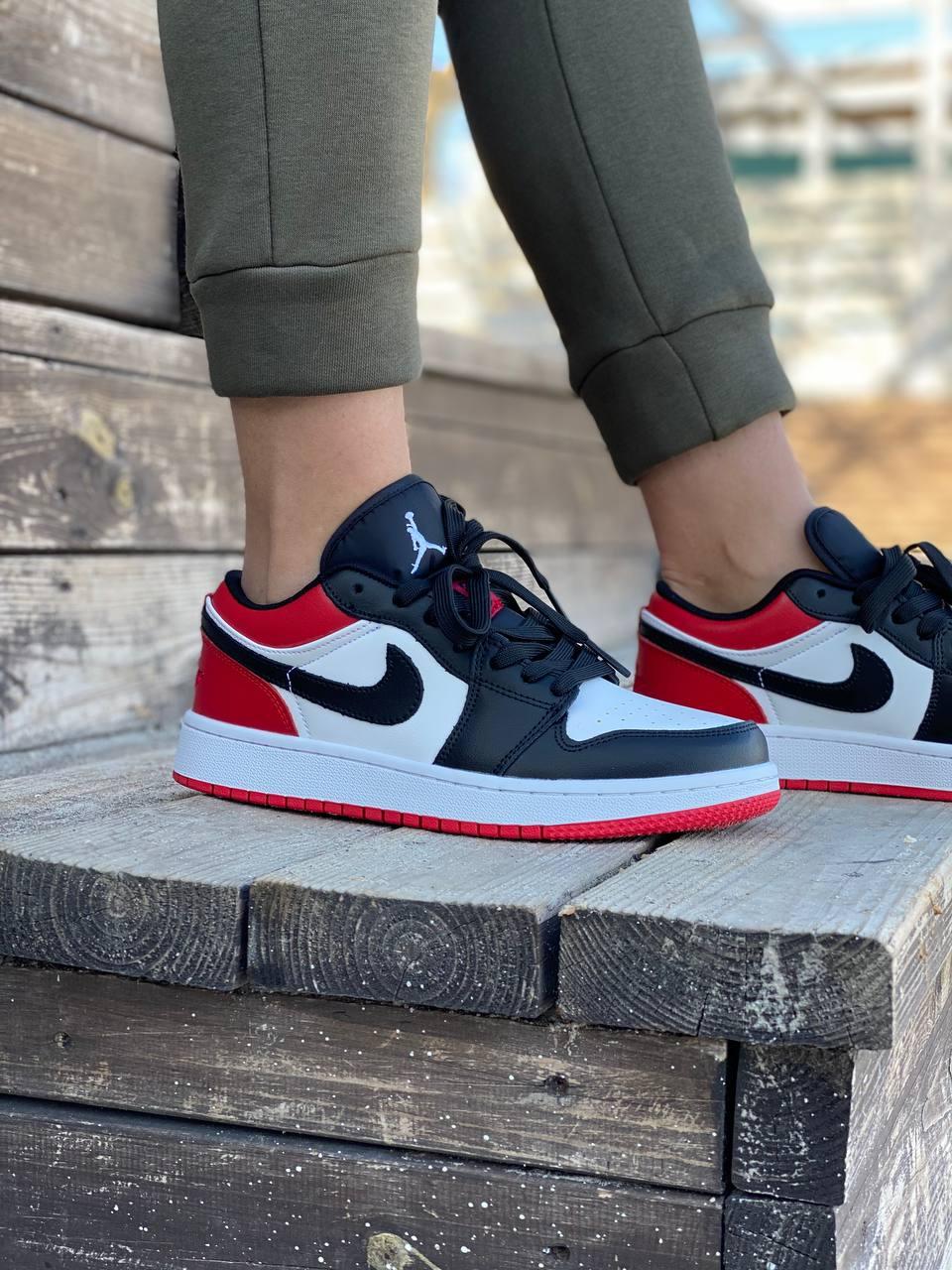 Nike Air Jordan Retro 1 Low White Red Black 3