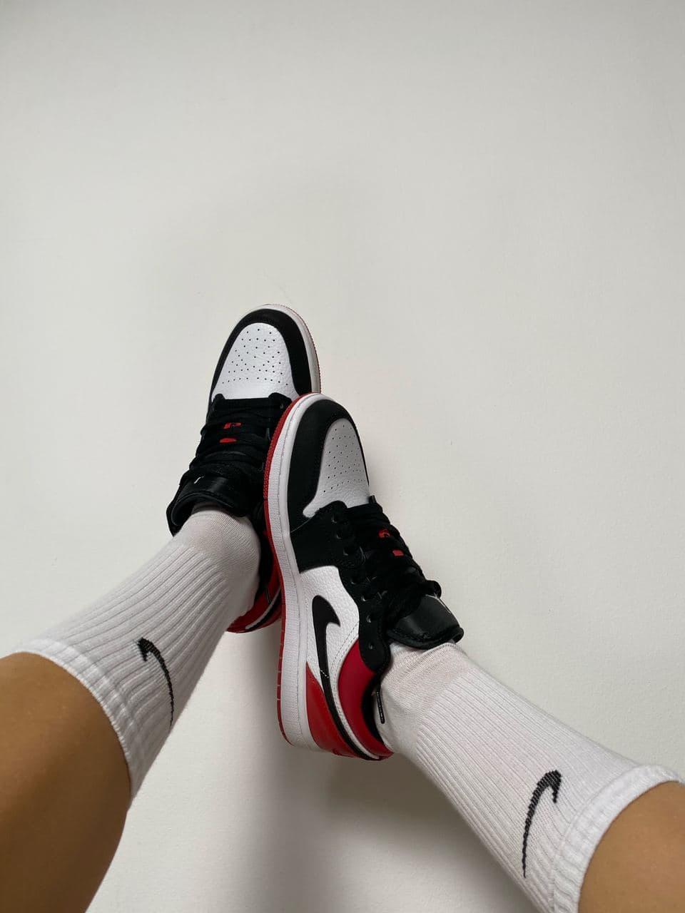 Nike Air Jordan Retro 1 Low White Red Black 2