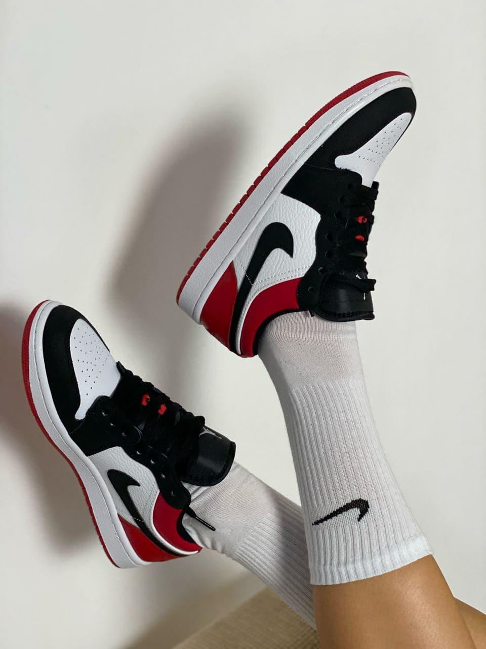 Nike Air Jordan Retro 1 Low White Red Black 2
