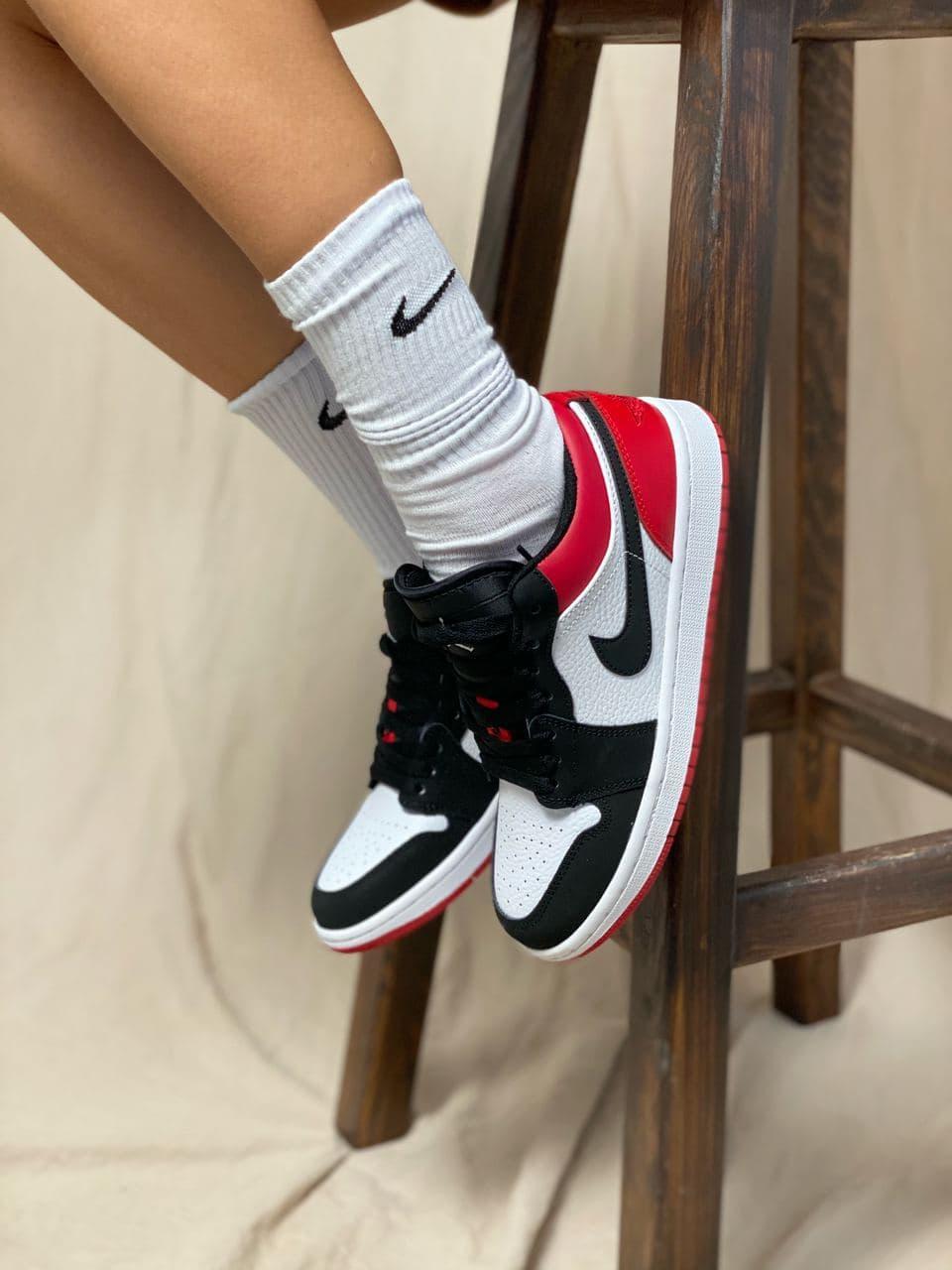 Nike Air Jordan Retro 1 Low White Red Black 2