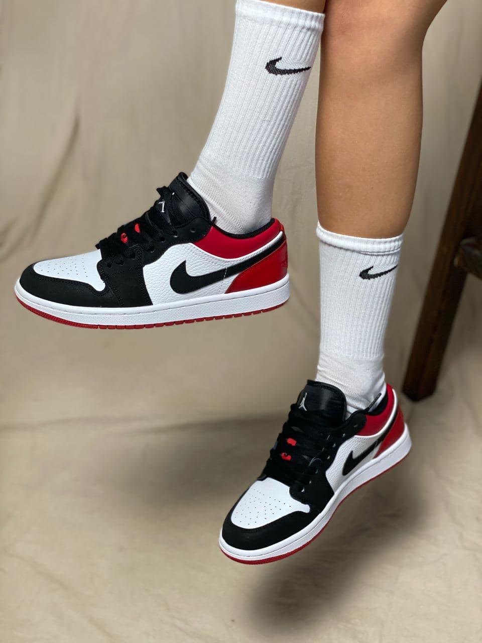 Nike Air Jordan Retro 1 Low White Red Black 2