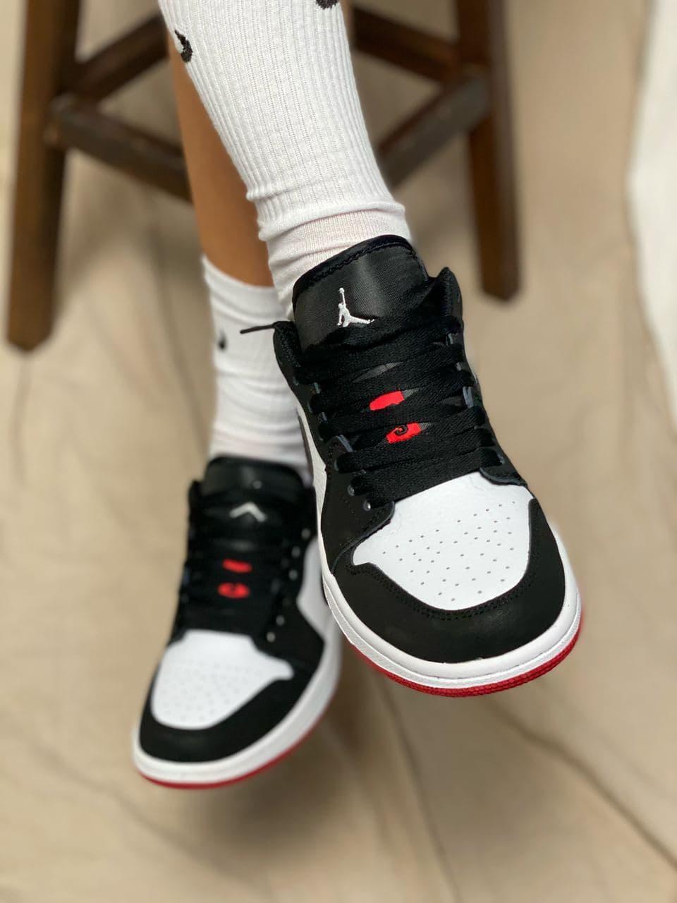 Nike Air Jordan Retro 1 Low White Red Black 2