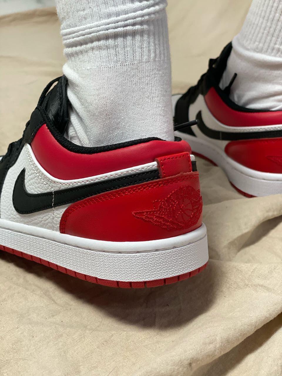 Nike Air Jordan Retro 1 Low White Red Black 2