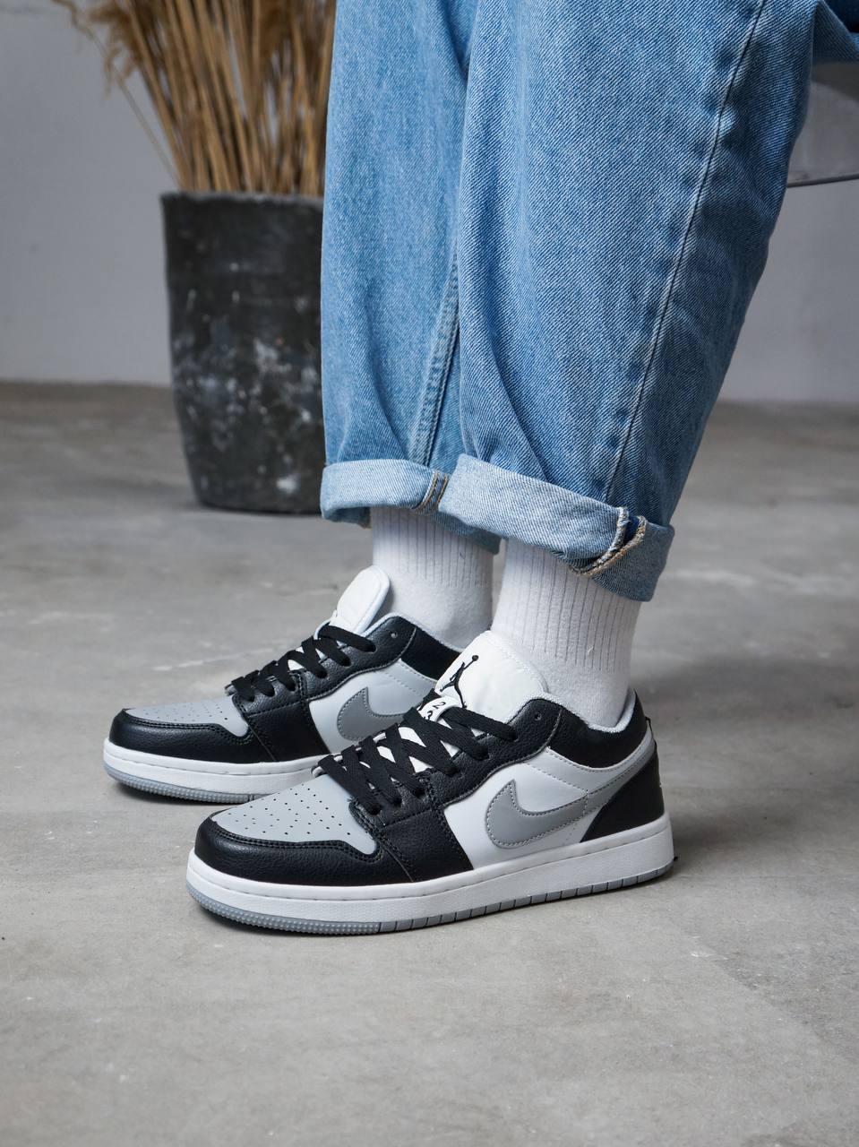 Nike Air Jordan Retro 1 Low Grey White Black