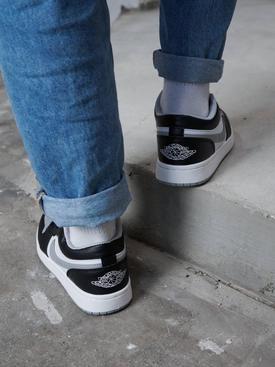 Nike Air Jordan Retro 1 Low Grey White Black