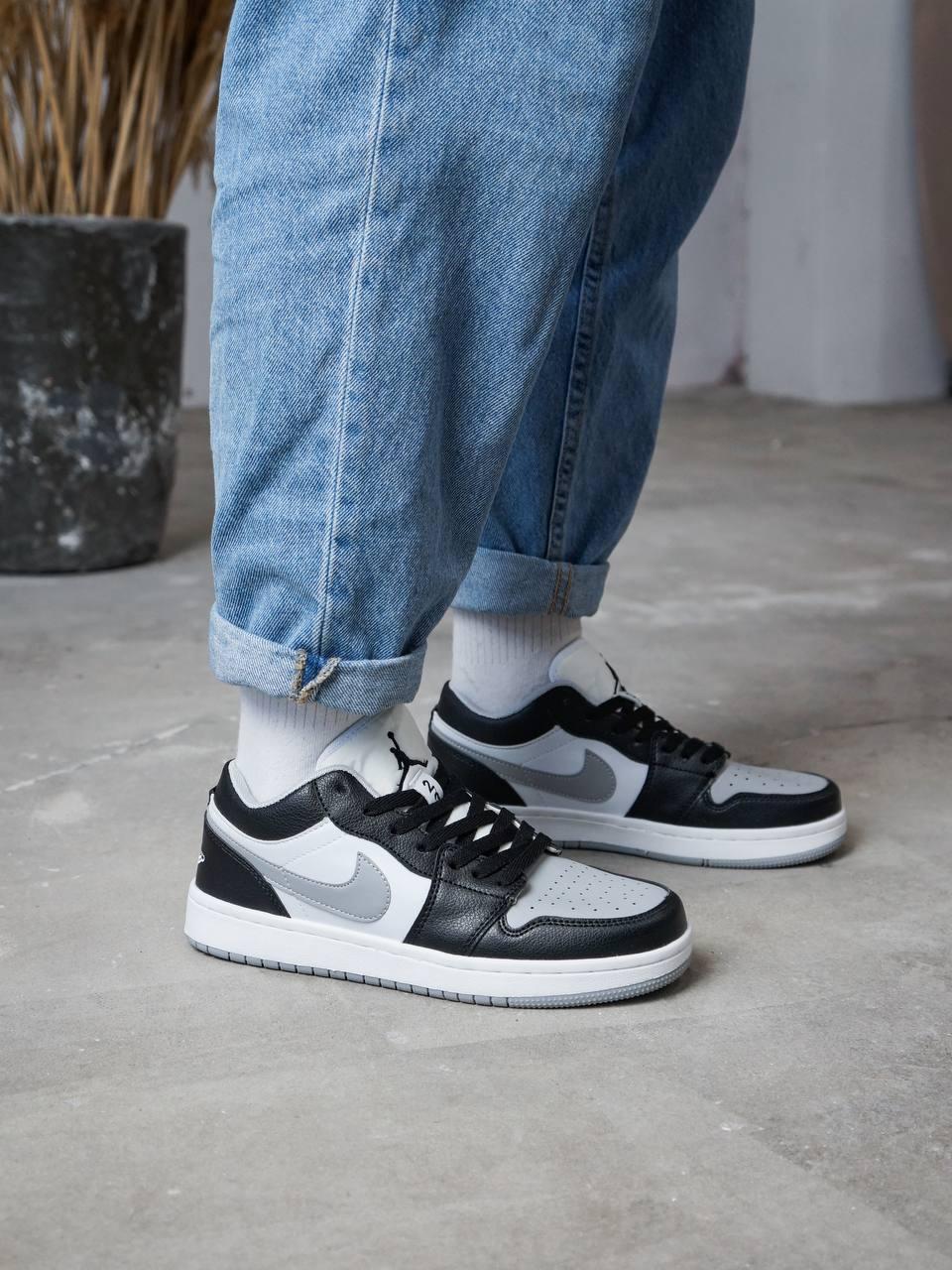 Nike Air Jordan Retro 1 Low Grey White Black