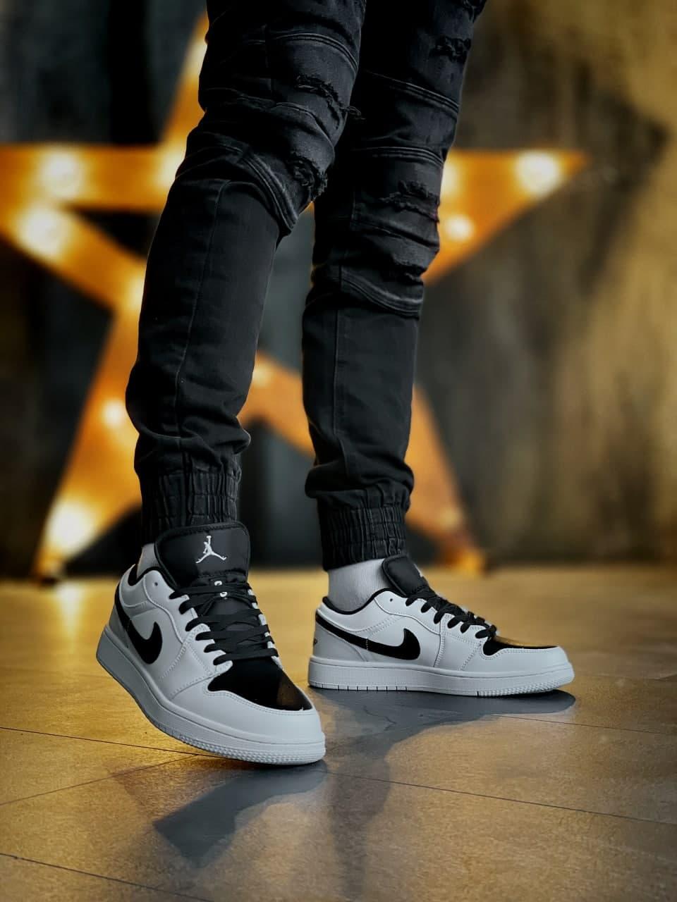 Nike Air Jordan Retro 1 Low White Black 2