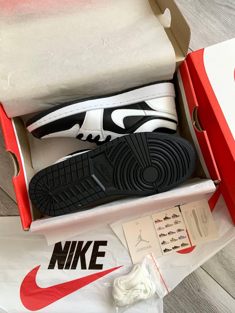 Nike Air Jordan Retro 1 Low White Black
