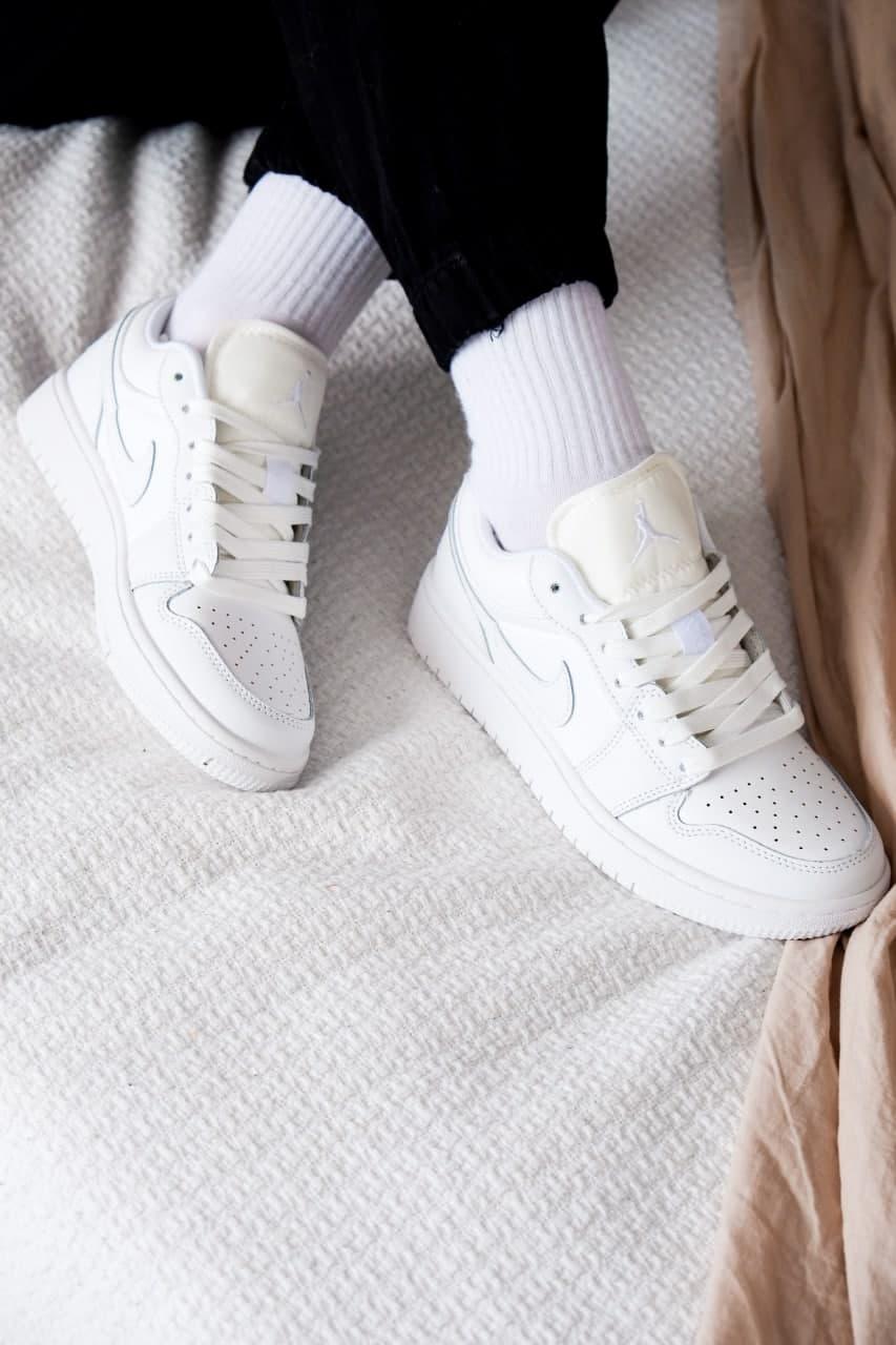 Nike Air Jordan Retro 1 Low Full White