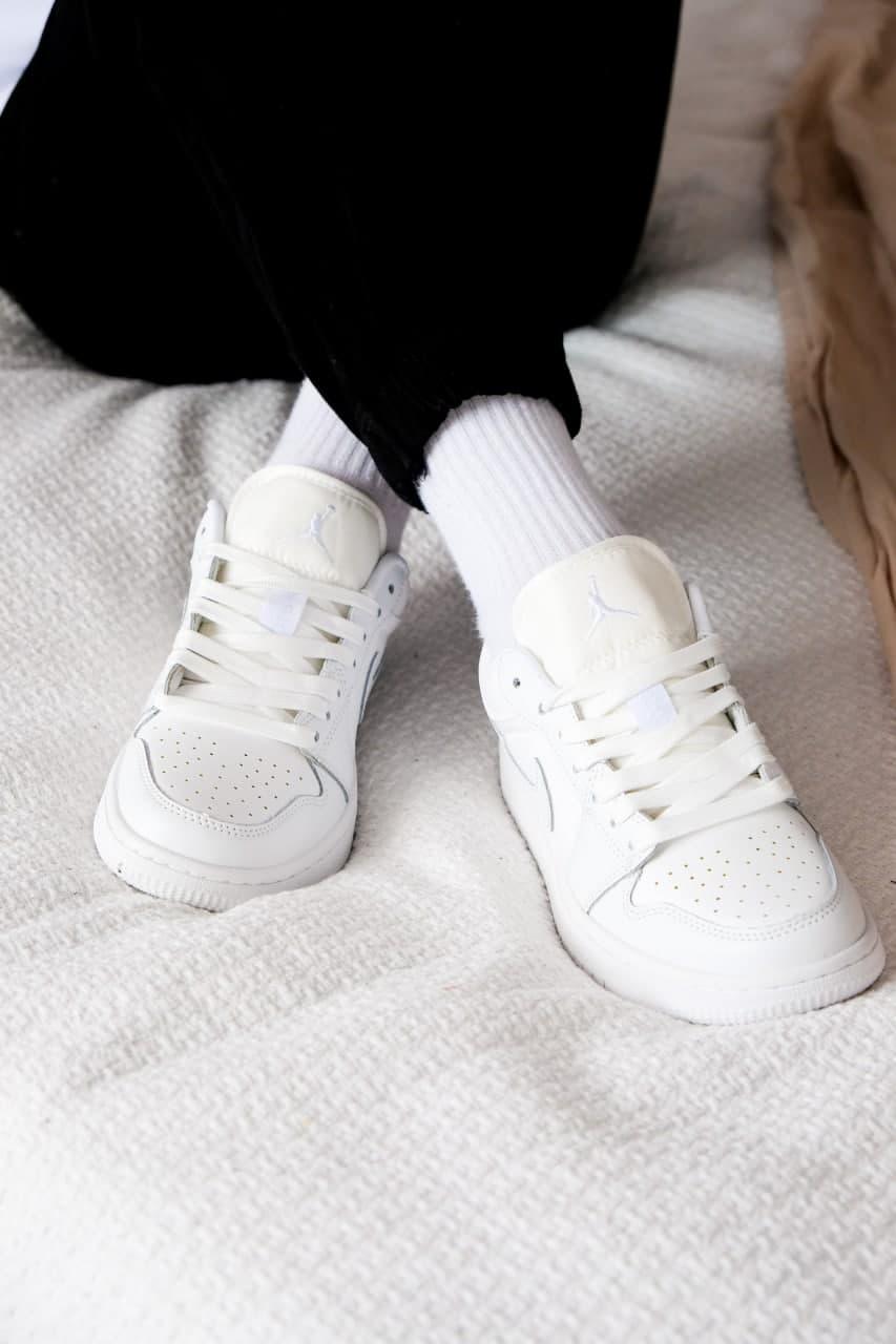 Nike Air Jordan Retro 1 Low Full White