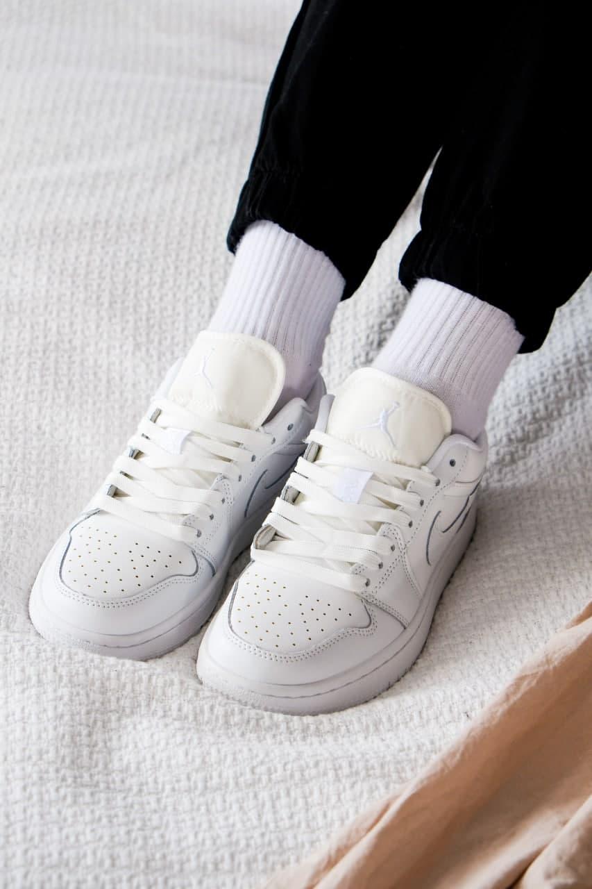 Nike Air Jordan Retro 1 Low Full White