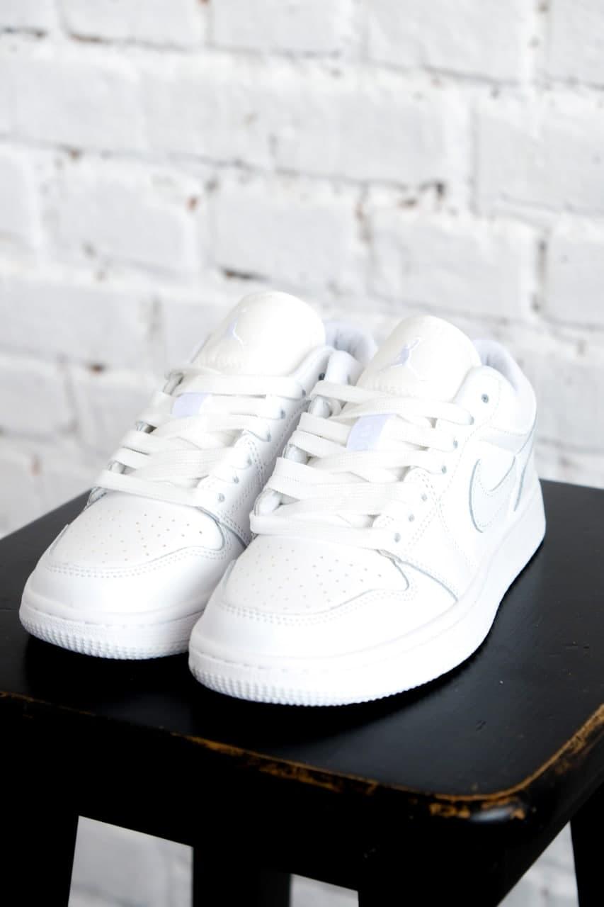 Nike Air Jordan Retro 1 Low Full White