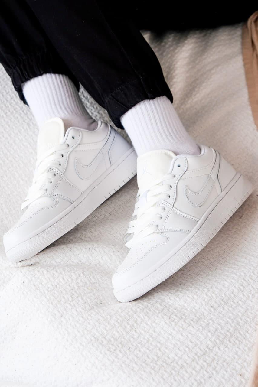 Nike Air Jordan Retro 1 Low Full White