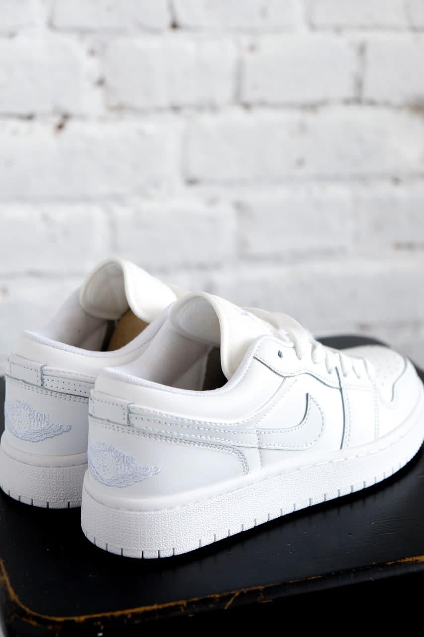 Nike Air Jordan Retro 1 Low Full White