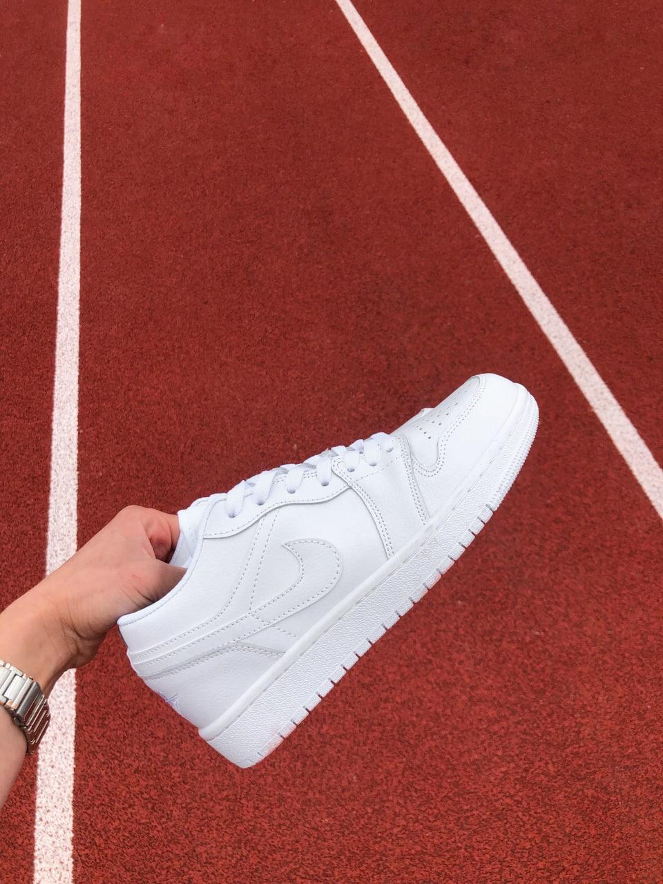 Nike Air Jordan Retro 1 Low Full White