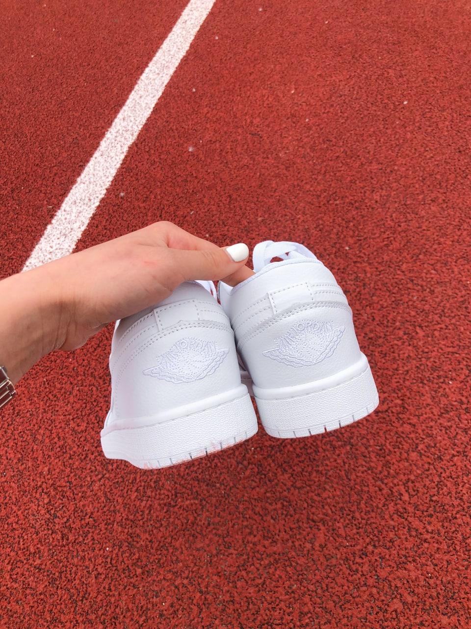 Nike Air Jordan Retro 1 Low Full White