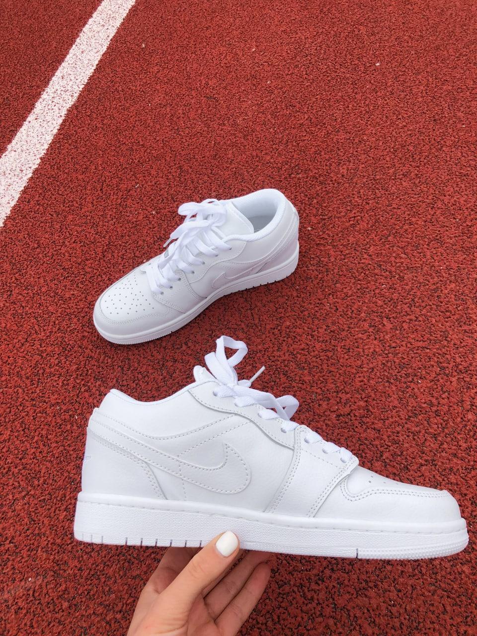 Nike Air Jordan Retro 1 Low Full White
