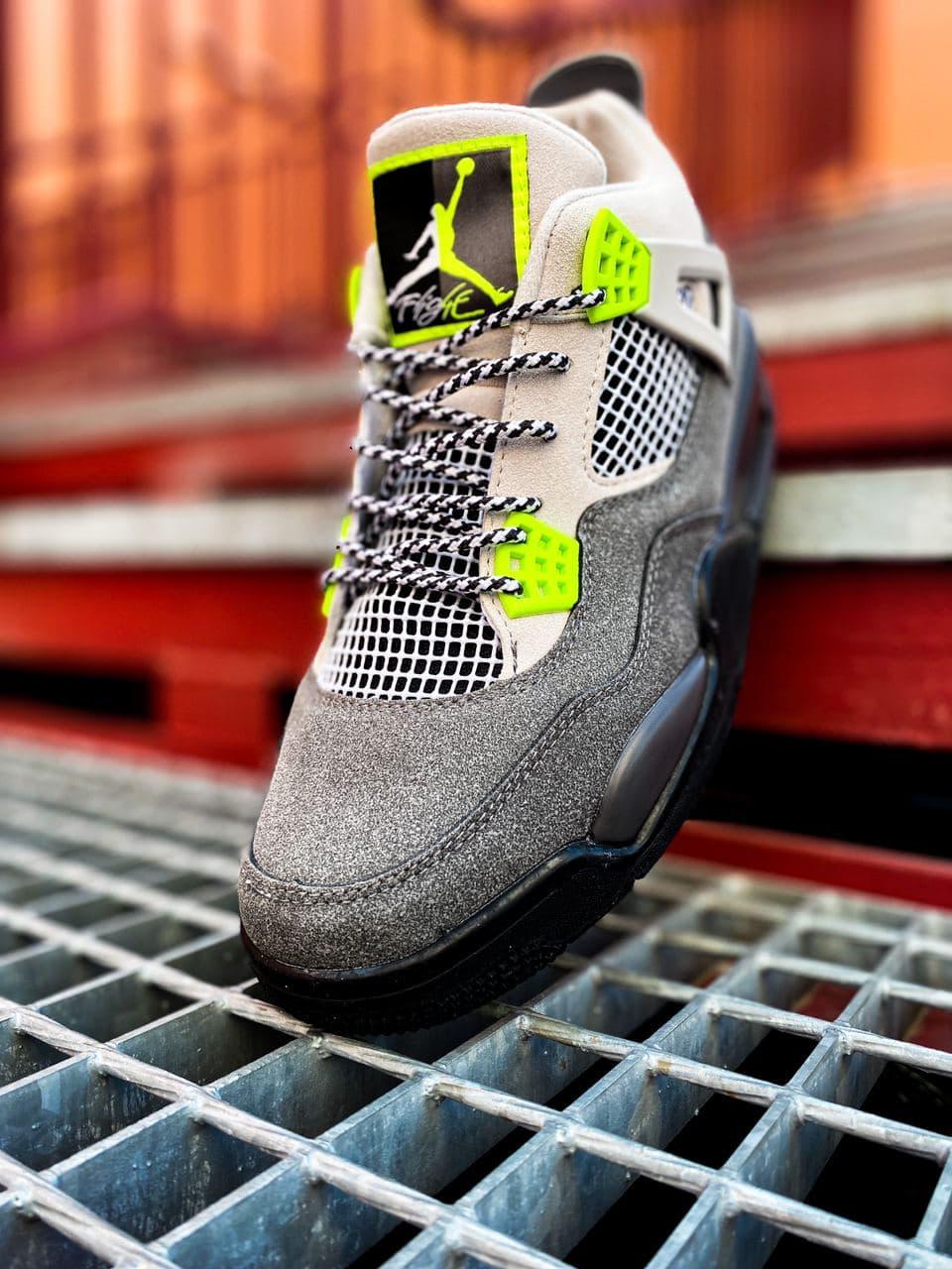 Nike Air Jordan Retro 4 SE Neon v2