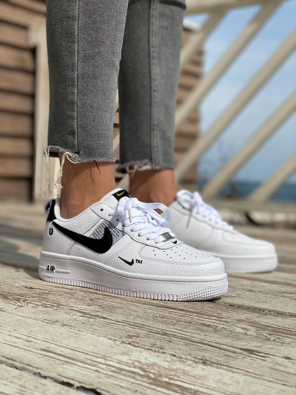 Nike Air Force 1’07Lv8 Ultra White Black v2