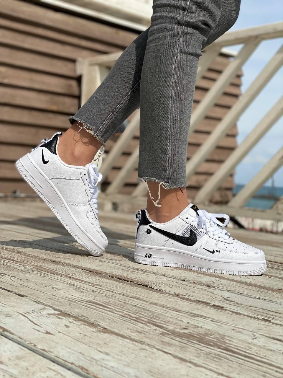 Nike Air Force 1’07Lv8 Ultra White Black v2