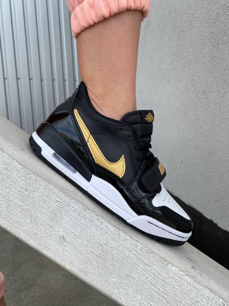 Nike Jordan Legacy 312 Low Black Gold