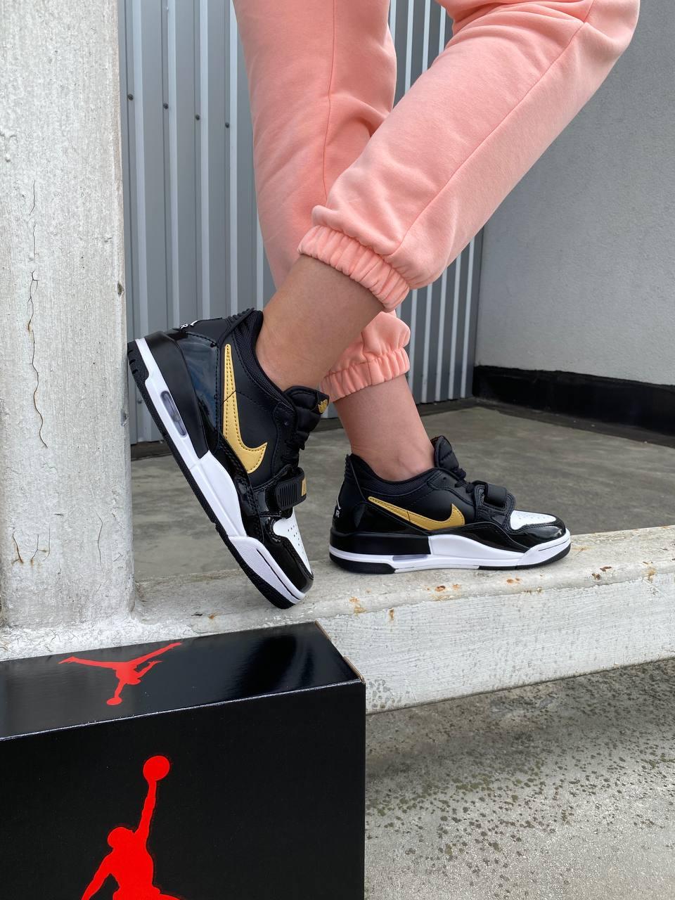 Nike Jordan Legacy 312 Low Black Gold