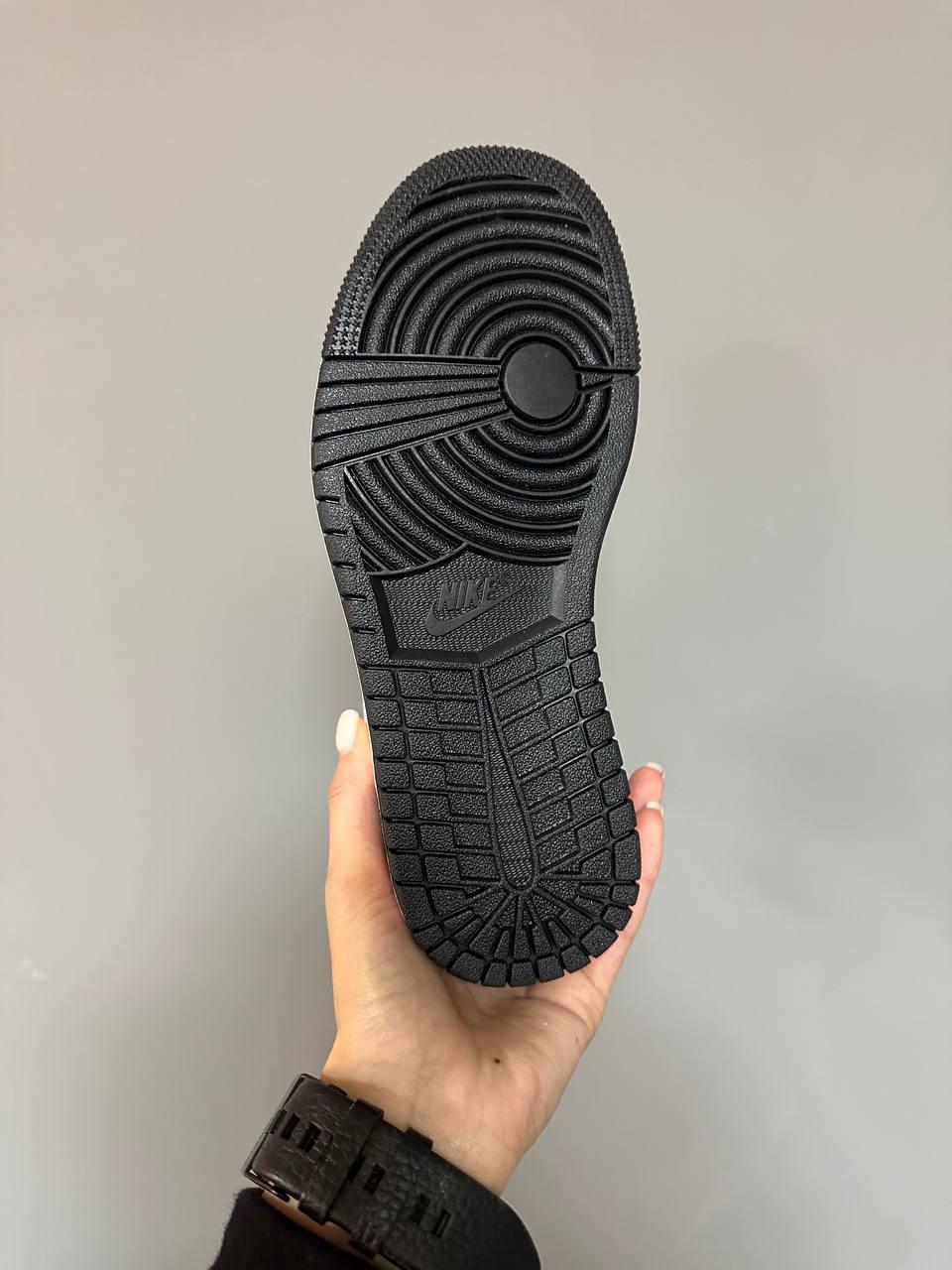 Nike Air Jordan 1 Retro Mid Patent Golden Black