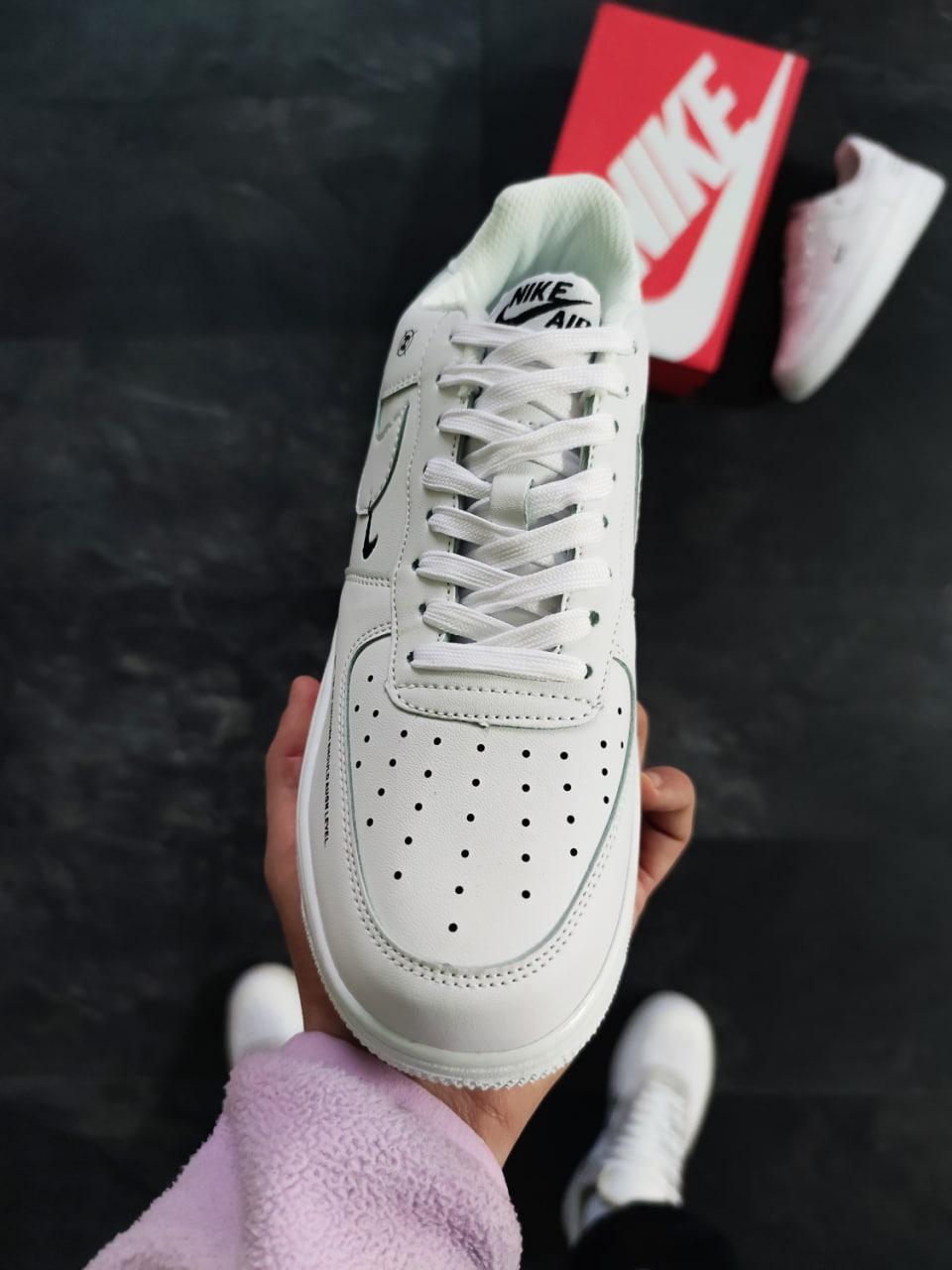 Nike Air Force 1` xSB White