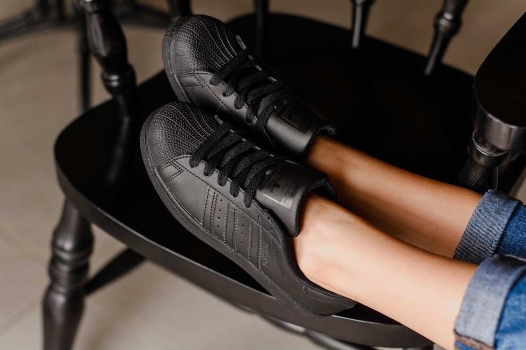 Adidas Superstar Black 2