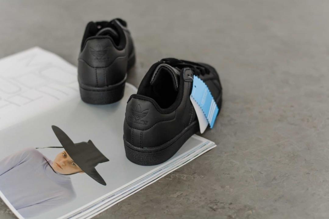 Adidas Superstar Black 2