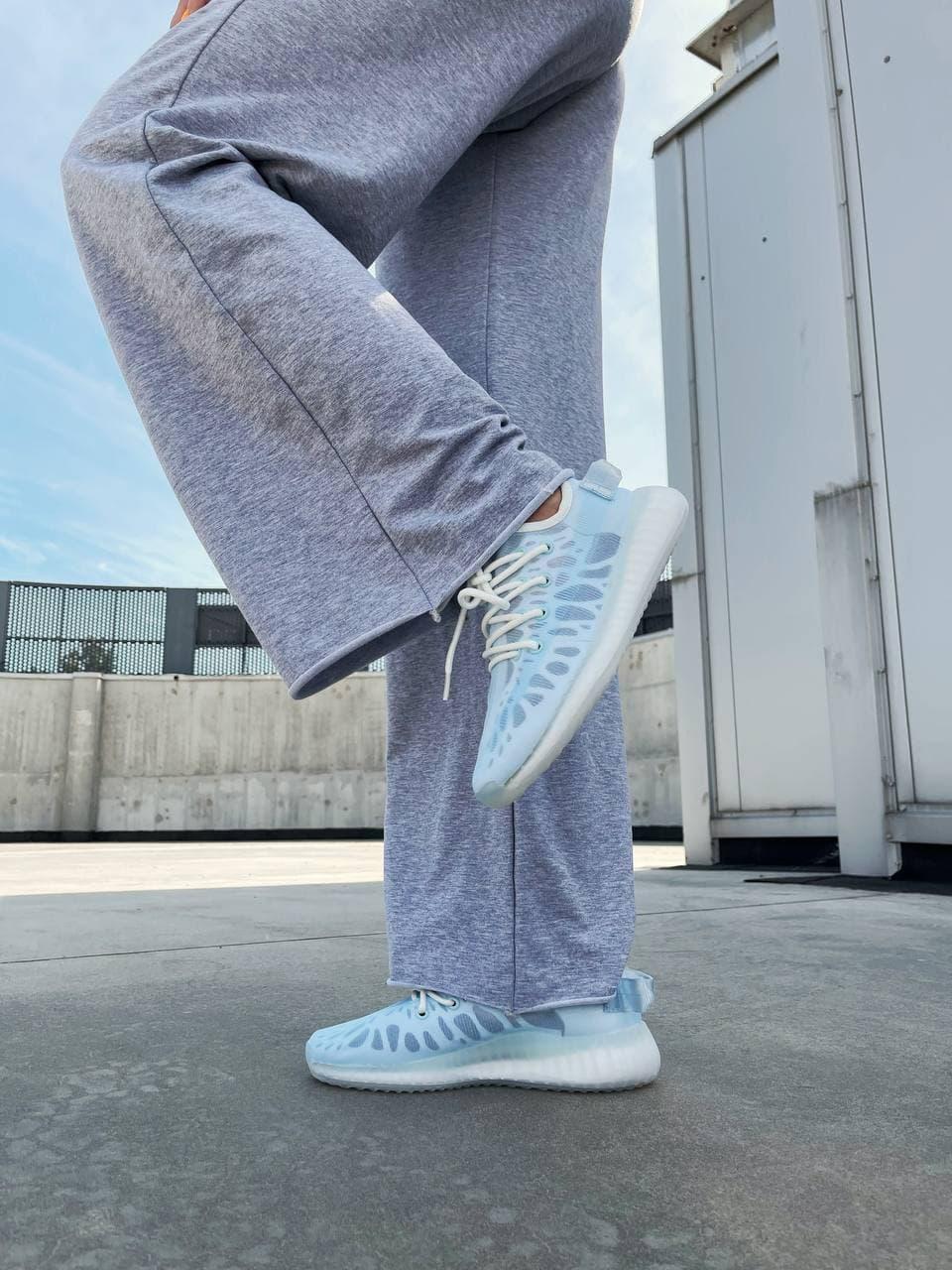 Adidas Yeezy Boost 350 V2 Mono Ice