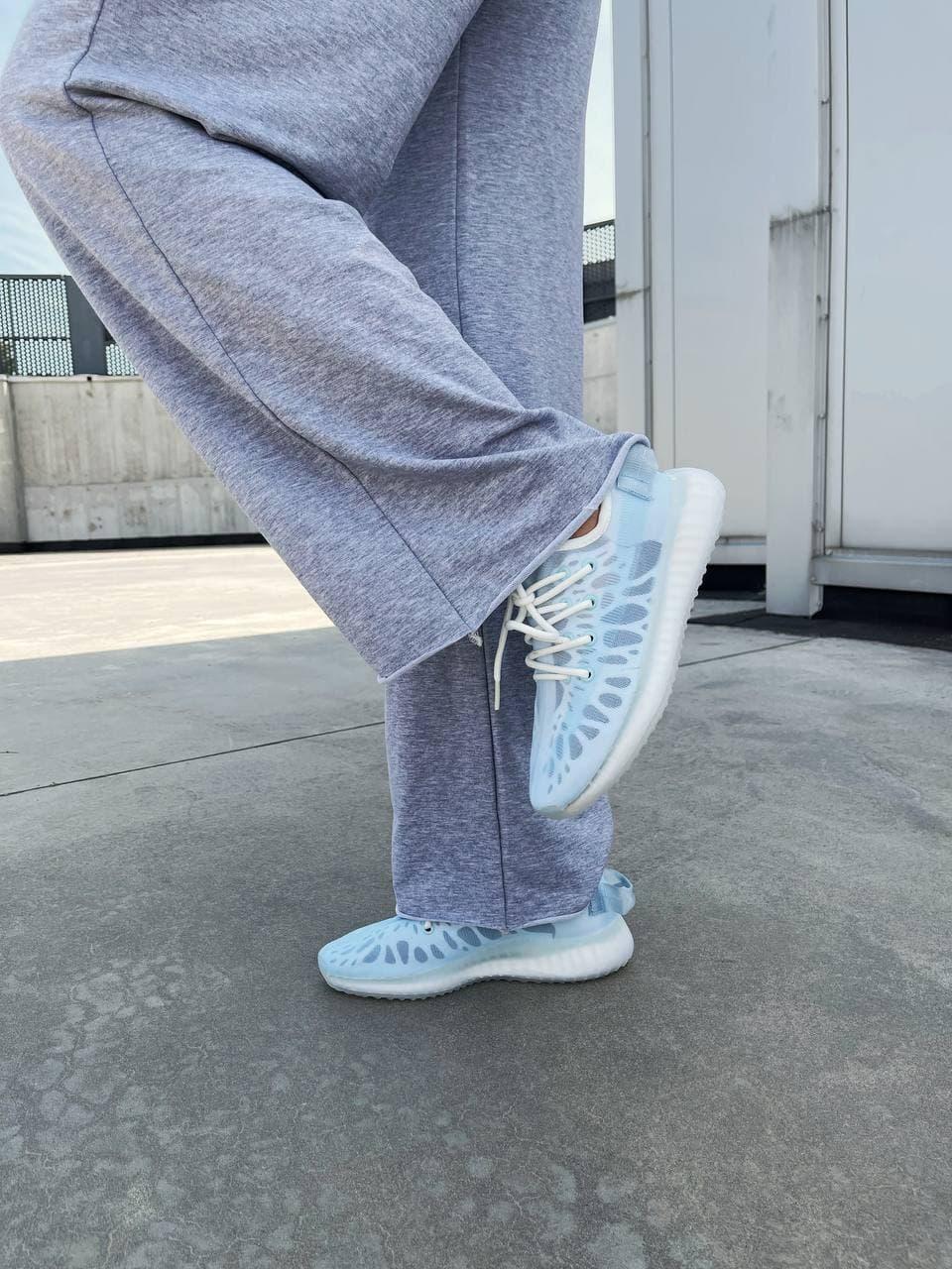 Adidas Yeezy Boost 350 V2 Mono Ice