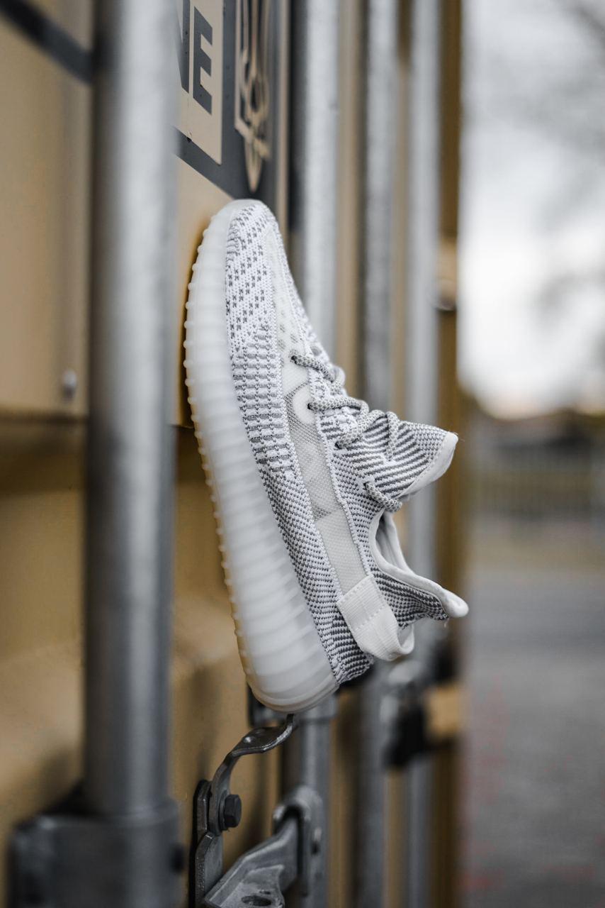 Adidas Yeezy Boost 350 V2 Static (Рефлективні шнурки)