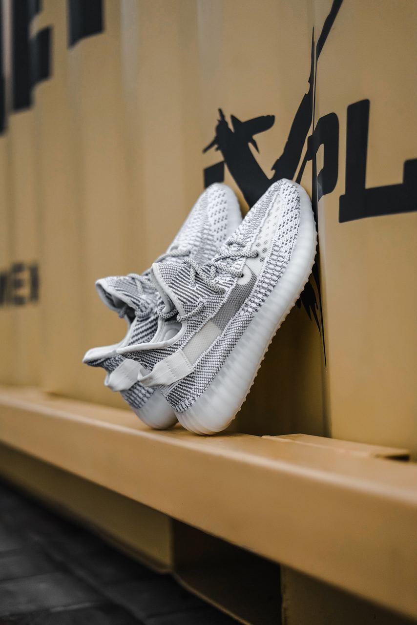Adidas Yeezy Boost 350 V2 Static (Рефлективні шнурки)