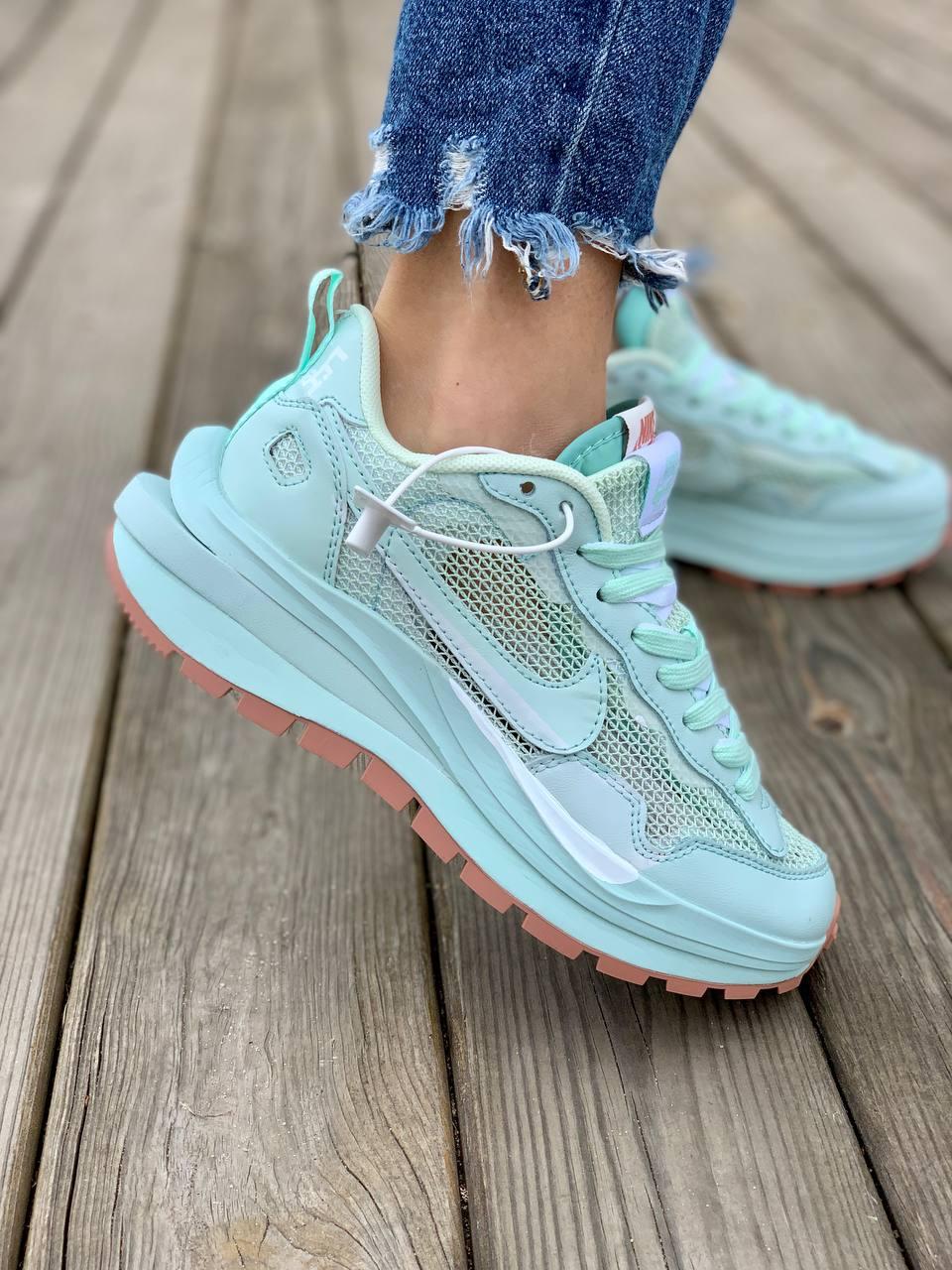 Nike VaporWaffle Sport Fuschia x Sacai Mint