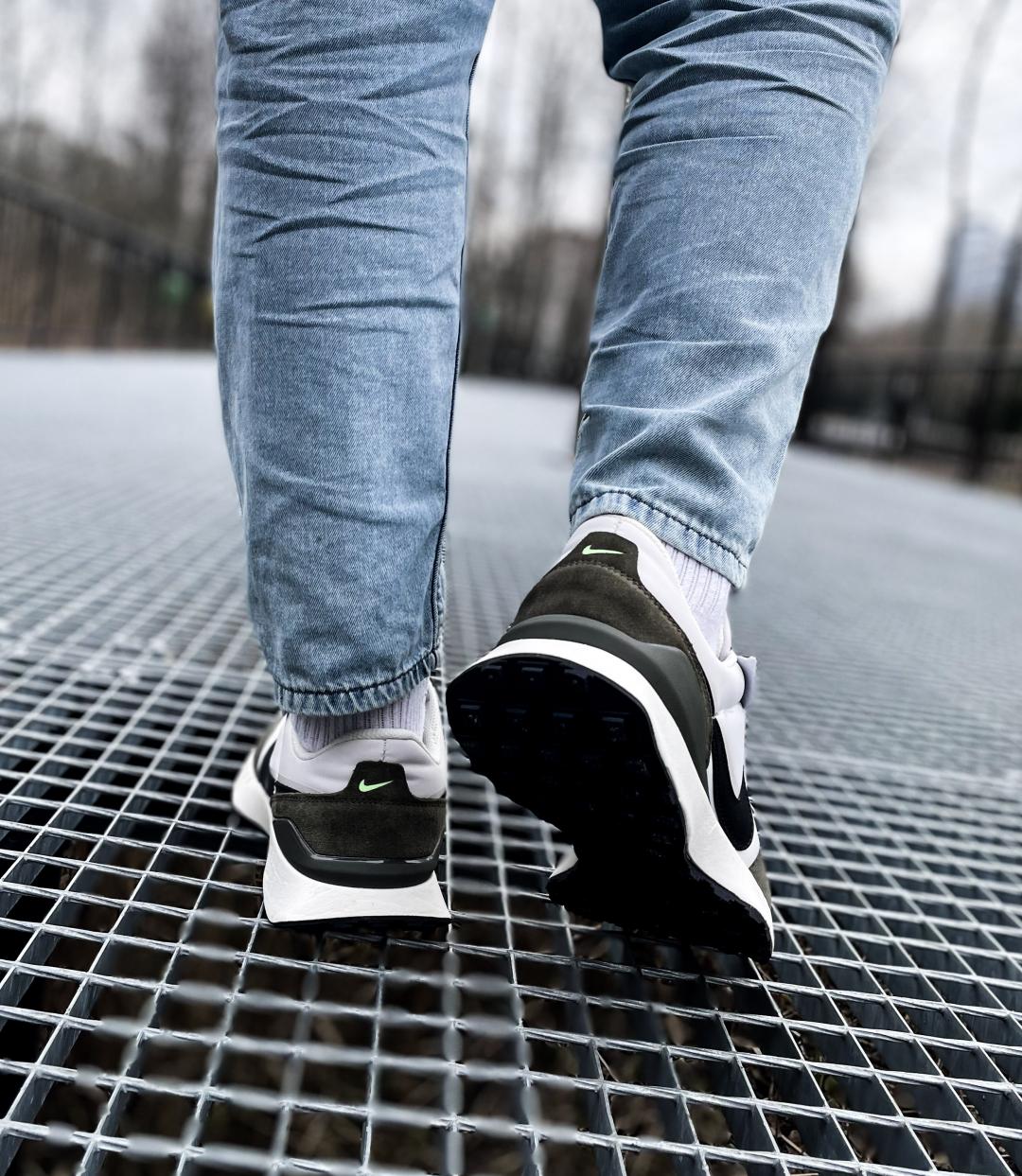Nike Waffle Khaki
