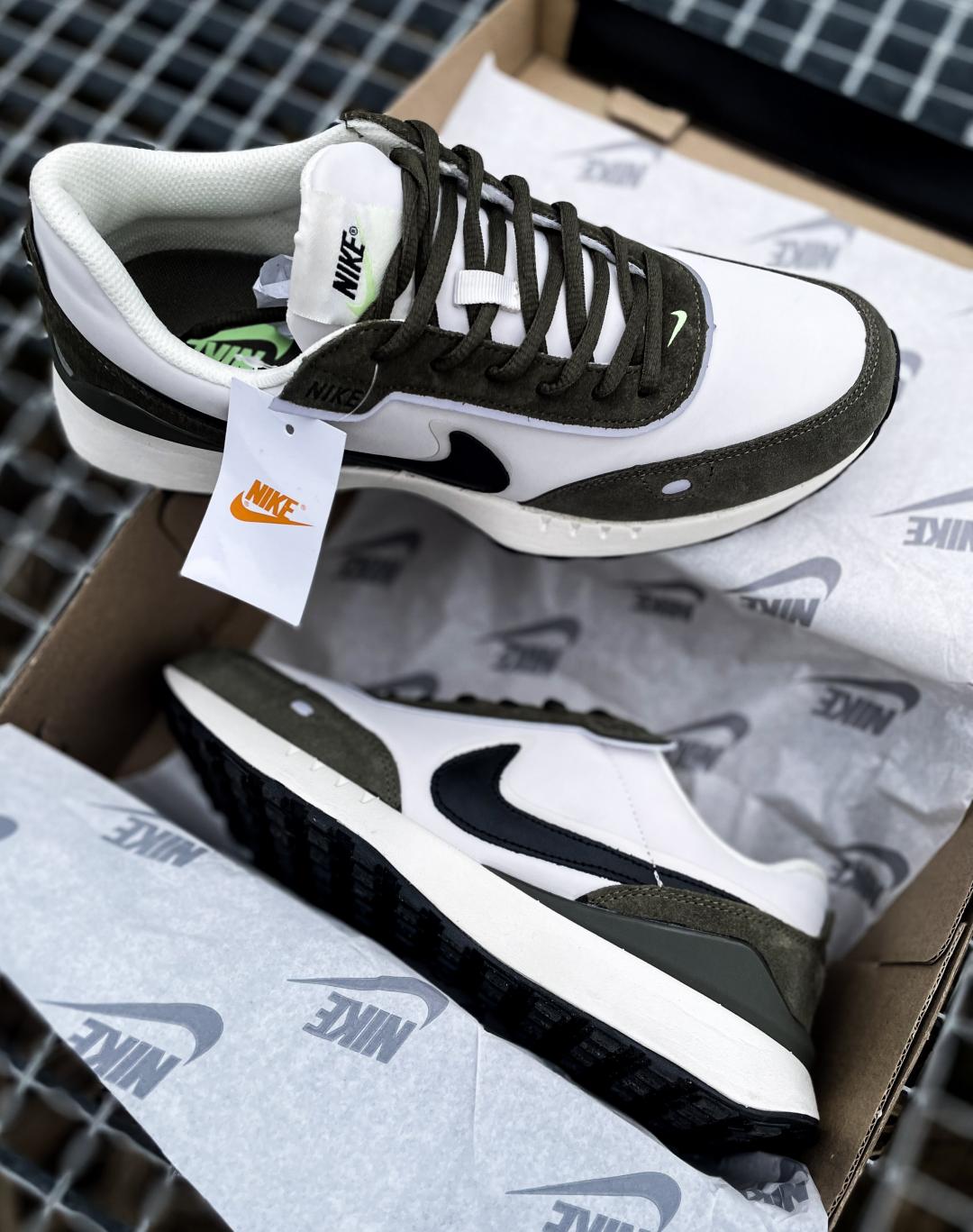 Nike Waffle Khaki