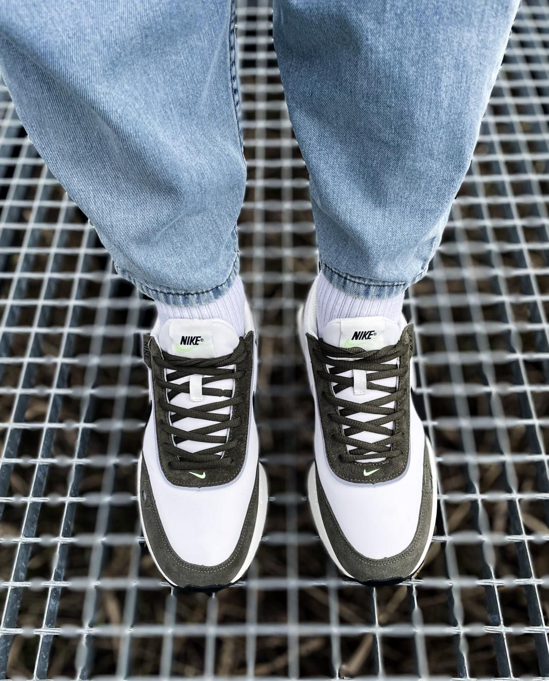 Nike Waffle Khaki