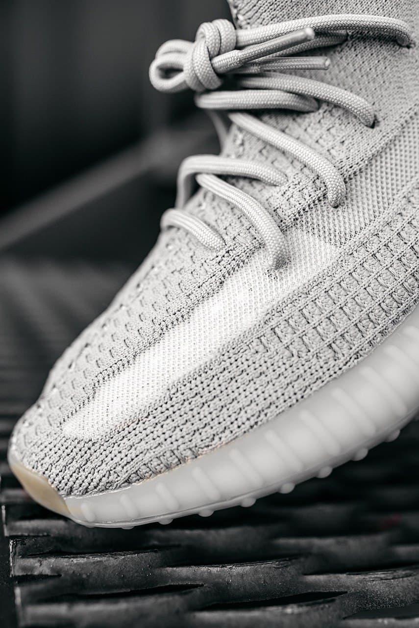 Adidas Yeezy Boost 350 V2 Tail Light