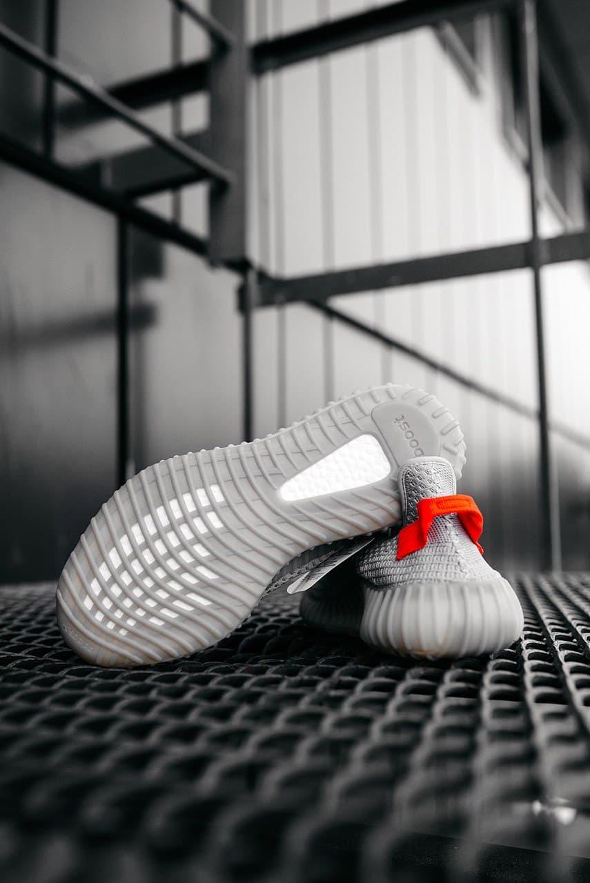 Adidas Yeezy Boost 350 V2 Tail Light