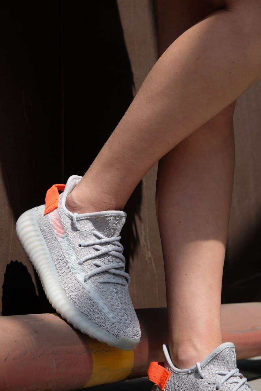 Adidas Yeezy Boost 350 V2 Tail Light