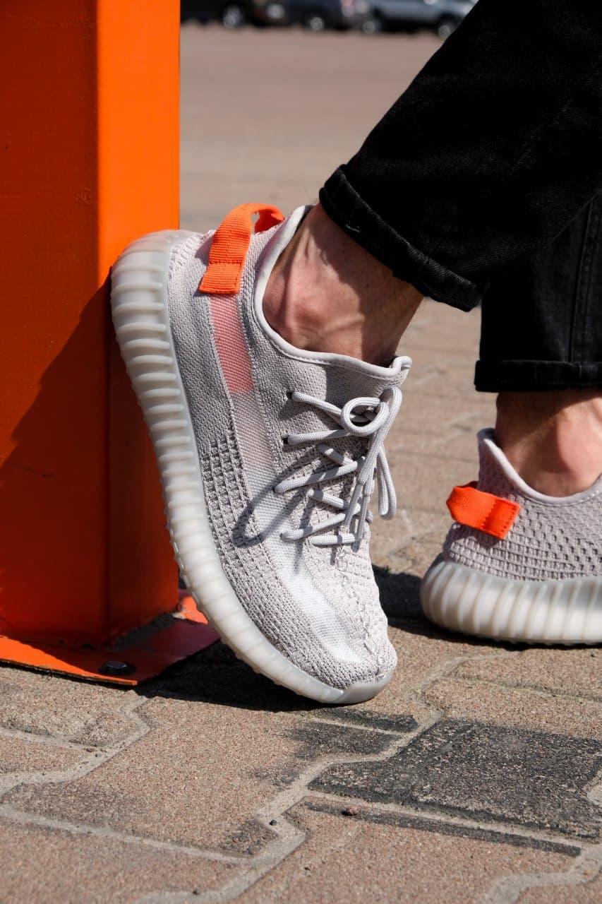 Adidas Yeezy Boost 350 V2 Tail Light