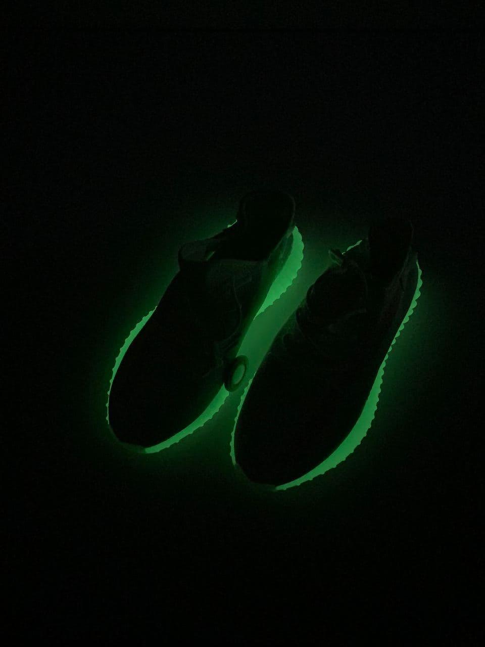 Adidas Yeezy boost 350 V2 Glow In The Dark