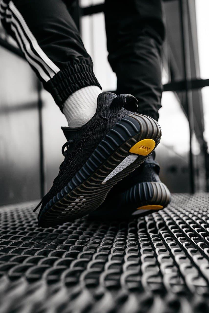 Adidas Yeezy Boost 350 Black Cinder (Рефлективная полоска)