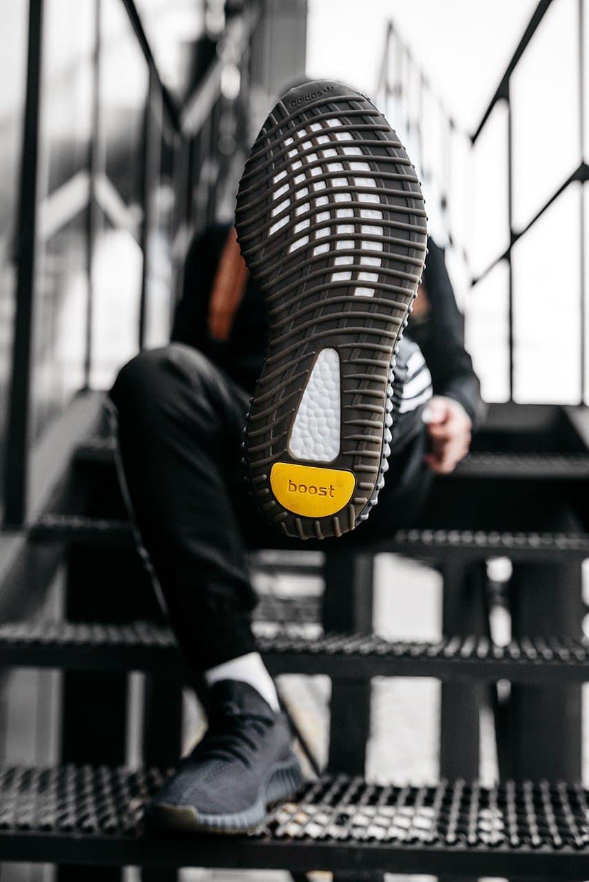 Adidas Yeezy Boost 350 Black Cinder (Рефлективная полоска)