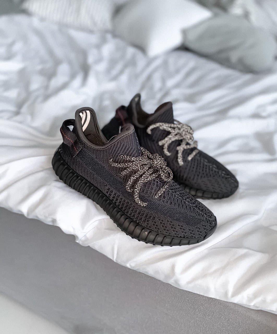 Adidas Yeezy Boost 350 V2 Black (хРефлективные шнурки)