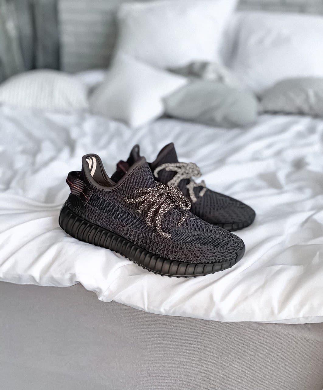 Adidas Yeezy Boost 350 V2 Black (хРефлективные шнурки)