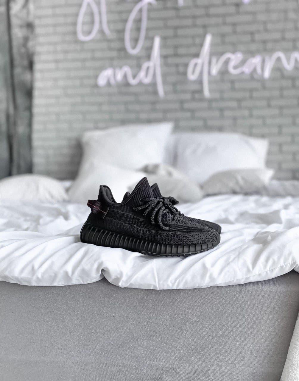 Adidas Yeezy Boost 350 V2 Black (хРефлективные шнурки)